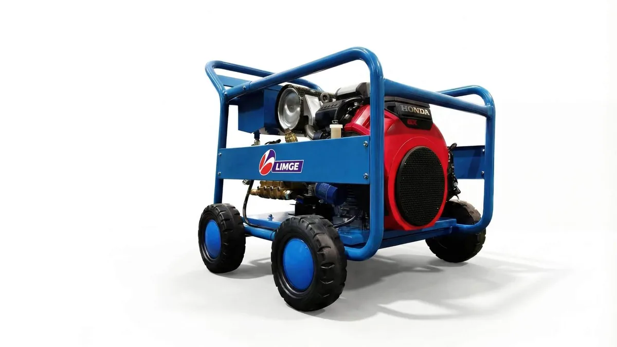 Hidrolimpiadora autónoma de gasolina Serie AFG 140/500 con motor y chasis de cuatro ruedas
